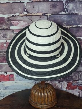 Striped Black and White Wide-Brim Sun Hat